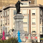 Las bellas piezas gigantes de Neusus/RMD inundan las calles de León un año más. M. PÉREZ