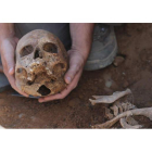 La ARMH exhumó ayer restos de una segunda persona. L. DE LAMATA