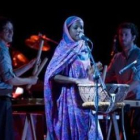 La cantante saharaui Aziza Brahim.