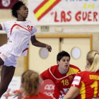 Las ‘Guerreras’  no se estrenaron con buen pie.