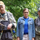 La diputada de Deportes, Susana Folla, junto a los pescadores Regino y Matilla. ASOCIACIÓN LEONESA DE PESCA