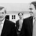 Juncker y Blair en el castillo Senningen, en Luxemburgo, el pasado día 14