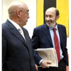 El presidente del Senado, Javier Rojo, y Rubalcaba en foto de archivo