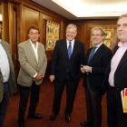 Fernández, García-Prieto, Silván, Vega y Álvarez, ayer antes de la firma del convenio. MARCIANO