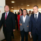 José María Lassalle, acompañado por el alcalde de León, llega a la inauguración del Cybersecurity Summer BootCamp.