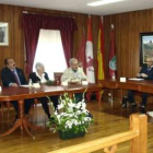 Esperanza Aguirre descubre una placa en homenaje a su marido, Antonio Aguirre.