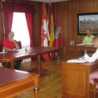 Una sesión del Ayuntamiento de Riaño.