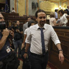 Pablo Iglesias a su llegada ayer al hemiciclo del Congreso de los Diputados. SERGIO BARRENECHEA