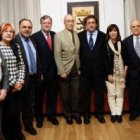 Foto de familia de los participantes en la charla de la Casa de León.