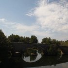 El puente de la Vizana y el castillo-palacio de Alija del Infantado.