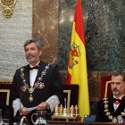 El rey Felipe VI junto al presidente del Consejo General del Poder Judicial, Carlos Lesmes. ÁNGEL DÍAZ