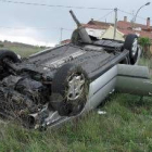 Estado en que quedó el Seat Toledo accidentado en Benavides de Órbigo