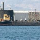 Vista del submarino nuclear británico HMS Sceptre, que llegó el jueves a la base naval de Gibraltar