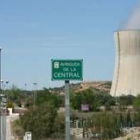 Vista de la torre de refrigeración de la Central Nuclear de Ascó