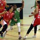 El Pajariel Bembibre jugará un año más en la máxima categoría del baloncesto femenino. ANA F. BARREDO