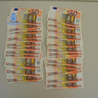 Billetes intervenidos durante la operación.