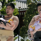Existe una tradición japonesa que pretende provocar el llanto del niño para ahuyentar malos espíritus.