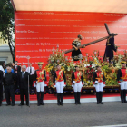 Cofrades del Dulce Nombre durante el Vía Crucis.
