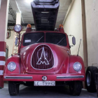 Escalera Magirus de 1963a en las instalaciones del Parque de Bomberos de León.