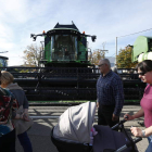 Un kilómetro de paseo entre maquinaria agrícola y productos agroalimentarios para reponer fuerzas y hacer algunas compras.