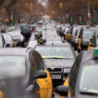 Centenares de taxistas colapsan el centro de Barcelona. M. PÉREZ