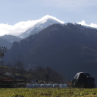 Las montañas de Picos de Europa, desde el pueblo de Oseja de Sajambre. JESÚS F. SALVADORES