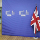 El secretario britanico para la salida de la UE, David Davis (izquierda), y el jefe negociador de la UE, Michel Barnier, este lunes en Bruselas.