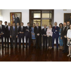 Foto de familia de los firmantes del Consejo Financiero de Castilla y León, ayer, en la sede de la Presidencia de la Junta.