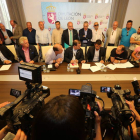 Representantes de Gersul, la UTE y los trabajadores, ayer, en la firma del acuerdo