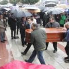 Cientos de personas arroparon en todo momento a los familiares