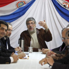 El destituido presidente, Fernando Lugo, reúne a su «gabinete por la restauración democrática».