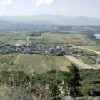 Vista de Congosto y su llanura junto al pantano de Bárcena, donde se permitirá el crecimiento urbano