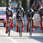 El equipo alemán pedalea en la contrarreloj femenina por equipos del Mundial de Valkenburg.