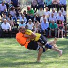 El primer peso ofreció algunos de los más atractivos agarres con luchadores de veteranía.