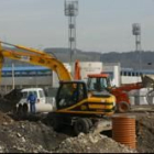 Las obras de mejora de la avenida de Asturias continuaban realizándose ayer con toda normalidad