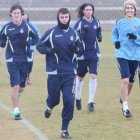 Santi Santos, segundo por la izquierda, será el gran ausente para el partido de Torrelavega.