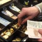 Los acusados se beneficiaron presuntamente de 70.960 euros y el secretario de 31.938 euros