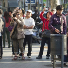 Turistas chinos en el paseo de Gràcia de Barcelona.