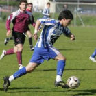 Jonatan Valle hizo un pase al hueco sin mirar a Teo, éste fue por banda y le regaló el gol a Rubén V