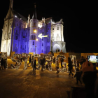 El Palacio de Gaudí de Astorga con la iluminación de la ruta jacobea. RAMIRO