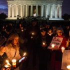 Protesta contra el veto migratorio del Gobierno de Donald Trump frente al monumento a Lincoln en Washington.
