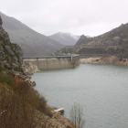 Aspecto que presentaba la presa del embalse de Riaño este fin de semana. CAMPOS