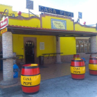 Fachada del bar franquista Casa Pepe, en Almuradiel (Ciudad Real).