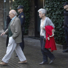 El ex presidente de la Generalitat, Jordi Pujol, acompañado de su esposa, Marta Ferrusola.