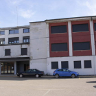 Edificio del colegio público de Cistierna donde irá el Centro Europeo de Formación. CAMPOS