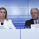 Los comisarios Mogherini y Avramopoulos dan a conocer el plan europeo.