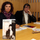 Martín Guevara presentó su libro acompañado de la periodista Ana Gaitero.