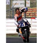 Crivillé deleitó a los aficionados con la moto con la que fue campeón