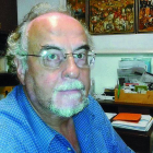 El médico Xavier García-Mora en su despacho.