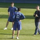 Amaral imparte instrucciones durante el entrenamiento de ayer a Marco (de espaldas) y a Ivi Vales